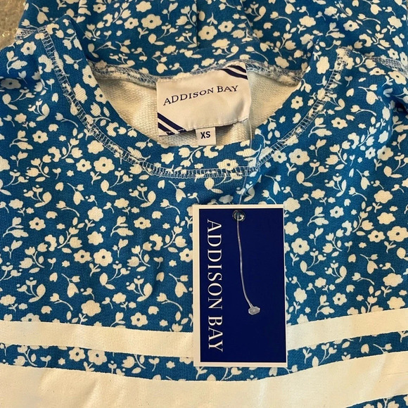 NWT ADDISON BAY Lombard Crewneck In Courtside Blue Floral Top XS - Picture 3 of 3